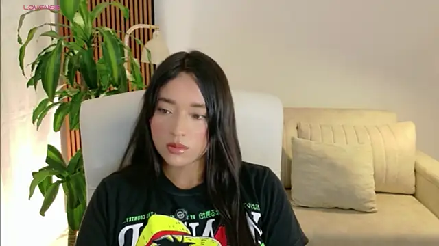 IAM  ZARA online show from 06.17.26