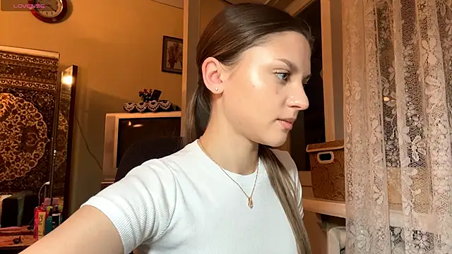 Snapshot of EnergeticMona chatting on 12.16.25 EnergeticMona online show from 12.16.25