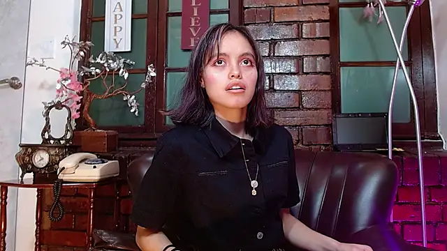 Snapshot of Sue_Sparkle chatting on 12.14.25 Sue Sparkle online show from 12.14.25