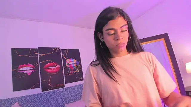 Snapshot of aleexxia chatting on 12.15.25 aleexxia online show from 12.15.25