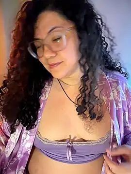 Snapshot of VanesssaMilf_ chatting on 05.13.26 VanesssaMilf online show from 05.13.26