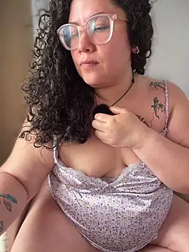 Snapshot of VanesssaMilf_ chatting on 05.28.26 VanesssaMilf online show from 05.28.26