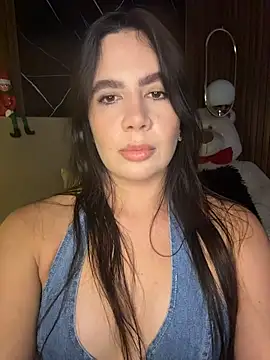 Snapshot of ValentinaEliot chatting on 12.14.25 ValentinaEliot online show from 12.14.25