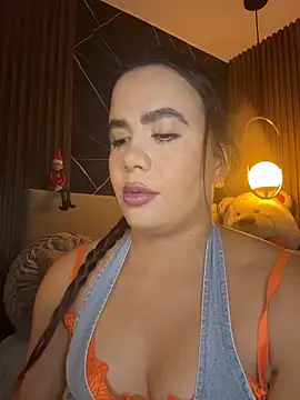 Snapshot of ValentinaEliot chatting on 12.17.25 ValentinaEliot online show from 12.17.25