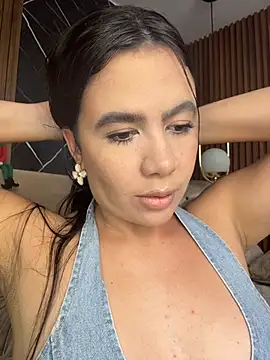 Snapshot of ValentinaEliot chatting on 12.18.25 ValentinaEliot online show from 12.18.25