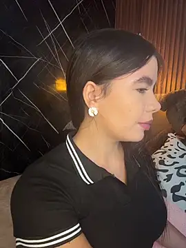 Snapshot of ValentinaEliot chatting on 12.23.25 ValentinaEliot online show from 12.23.25