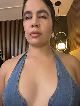 Snapshot of ValentinaEliot chatting on 01.08.26 ValentinaEliot online show from 01.08.26