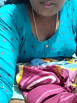 Snapshot of divyatamil143 chatting on 12.14.25 divyatamil143 online show from 12.14.25