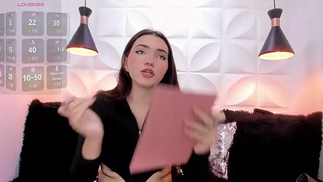 valeriecute18 online show from 04.29.26