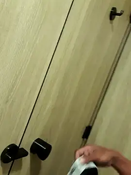 Snapshot of Ynotsz chatting on 02.16.26 Ynotsz online show from 02.16.26