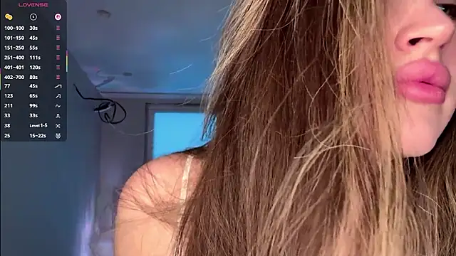 KiraBodrick online show from 03.11.26