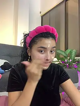 ladulcemary  online show from 02.04.26