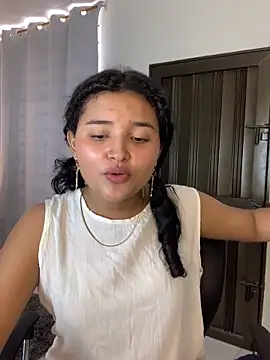 ladulcemary  online show from 05.02.26