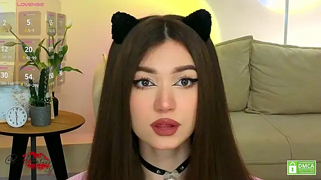 oliviaah  online show from 04.14.26