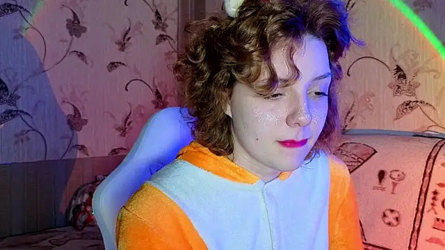 Snapshot of Ari_Meow chatting on 12.19.25 Ari Meow online show from 12.19.25