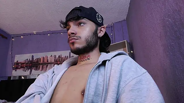 Snapshot of kingdani_hot chatting on 12.18.25 kingdani hot online show from 12.18.25