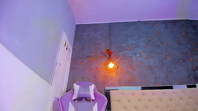 Snapshot of Aliice_james chatting on 03.06.26 Aliice james online show from 03.06.26