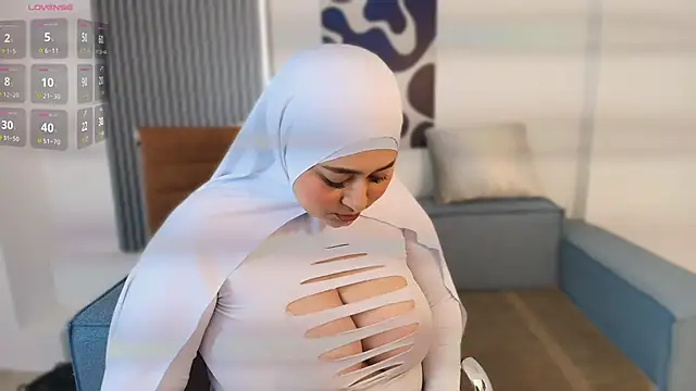 Snapshot of Zalma_eva chatting on 12.18.25 Zalma eva online show from 12.18.25