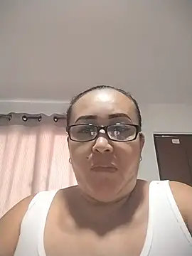 Nini Love  online show from 06.04.26