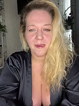 JenniferCarmen online show from 04.27.26