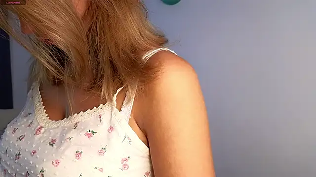 springloveee online show from 05.02.26