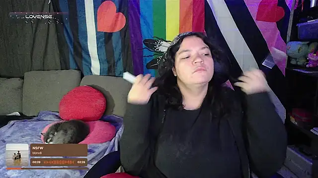 Snapshot of bellaheart_x chatting on 12.15.25 bellaheart x online show from 12.15.25