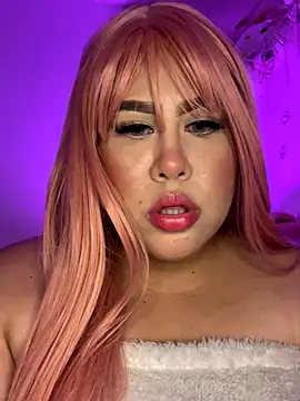 Snapshot of Mia_Carters chatting on 12.21.25 Mia Carters online show from 12.21.25