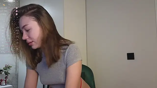 Snapshot of PrincessDafney chatting on 12.15.25 PrincessDafney online show from 12.15.25