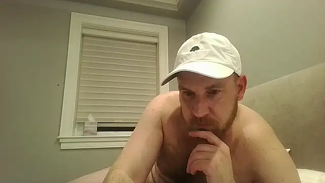 Snapshot of BeefyNcloudy chatting on 12.22.25 BeefyNcloudy online show from 12.22.25