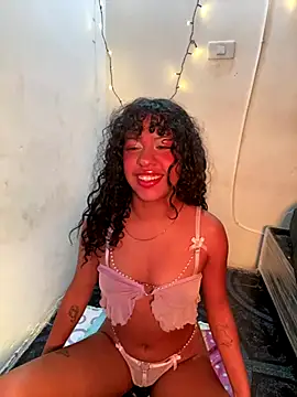 Snapshot of Agera_- chatting on 12.16.25 Agera - online show from 12.16.25