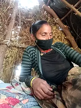 Snapshot of Hot-piau chatting on 12.14.25 Hot-piau online show from 12.14.25