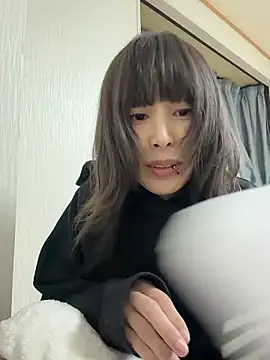 Snapshot of M_Lize chatting on 12.14.25 M Lize online show from 12.14.25