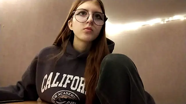 VictorinaMccorey online show from 12.22.25