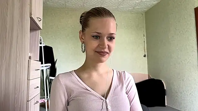 ZaidaSchwarten online show from 06.05.26