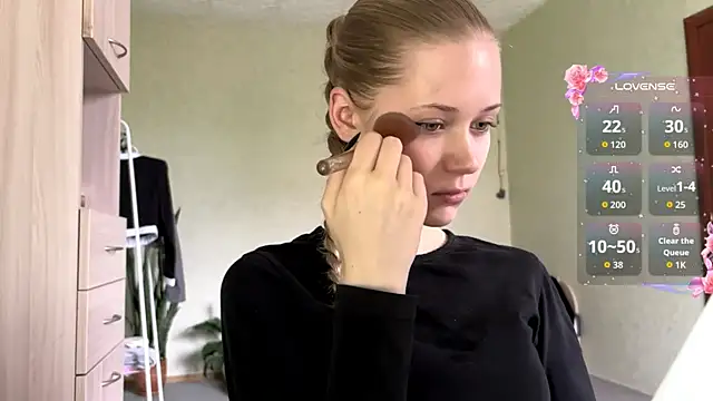 ZaidaSchwarten online show from 06.12.26