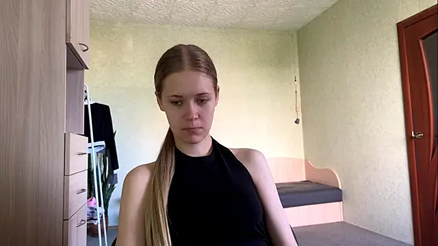 ZaidaSchwarten online show from 06.26.26