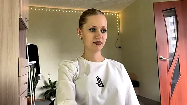 ZaidaSchwarten online show from 07.04.26