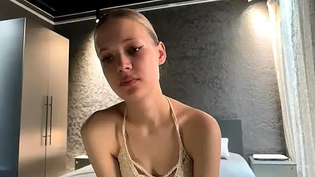 ZaidaSchwarten online show from 07.17.26