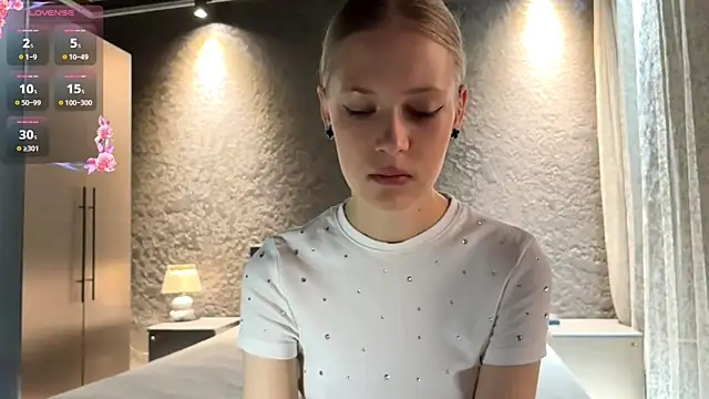 ZaidaSchwarten online show from 07.30.26
