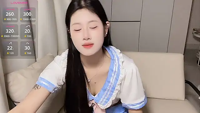 Yvonne-07 online show from 04.28.26