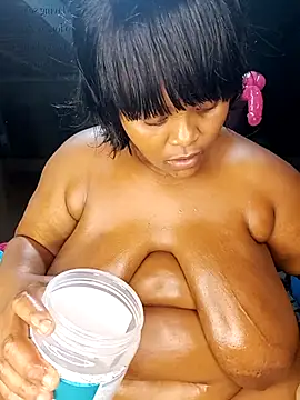 ChoklitBerryXX online show from 03.11.26