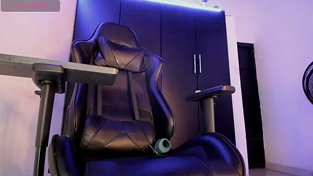 Liam Mateo online show from 08.03.26