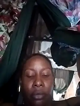 Snapshot of vayolletd chatting on 12.17.25 vayolletd online show from 12.17.25