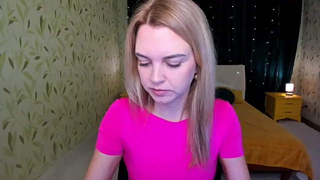 LunaFlinn online show from 02.09.26