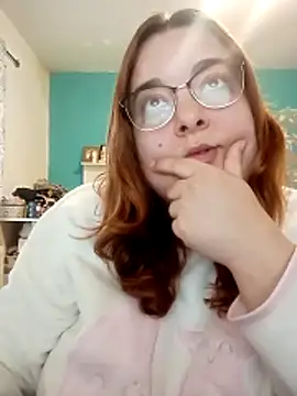 Snapshot of LilithUmbra chatting on 12.19.25 LilithUmbra online show from 12.19.25