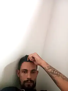 Snapshot of leobct555 chatting on 12.17.25 leobct555 online show from 12.17.25