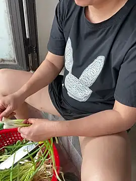 Snapshot of Yumi69 chatting on 03.31.26 Yumi69 online show from 03.31.26