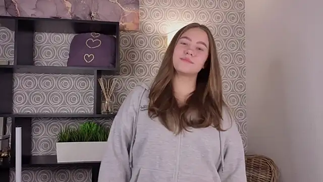 Snapshot of RuthFreeley chatting on 12.15.25 RuthFreeley online show from 12.15.25