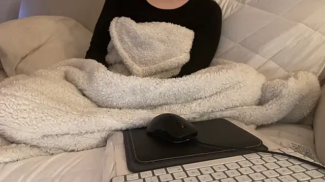 Snapshot of ijustturned18today chatting on 01.15.26 ijustturned18today online show from 01.15.26