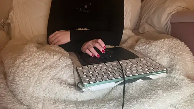 Snapshot of ijustturned18today chatting on 01.19.26 ijustturned18today online show from 01.19.26